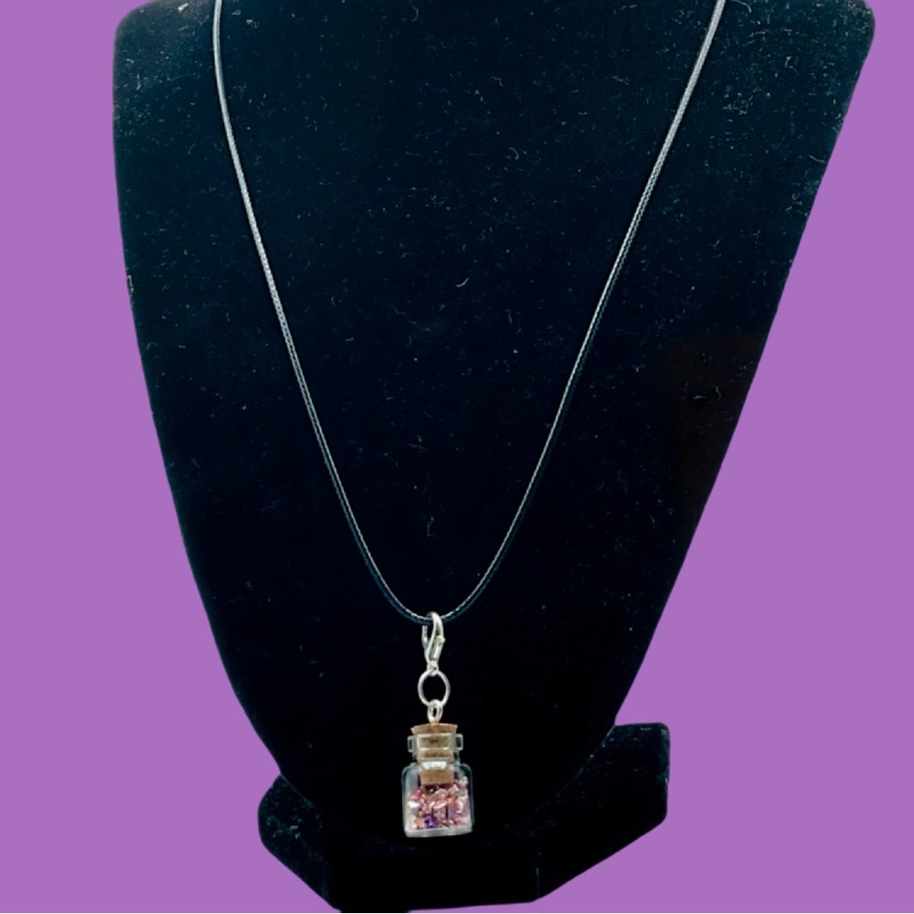 NWT REAL MINI CRUSHED CRYSTALS PENDANT WITH CLASP 15” NECKLACE SPRING READY